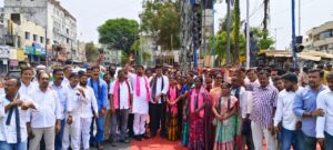 Read more about the article మల్కాజ్గిరి చౌరస్తాలో  ఎమ్మెల్సీ కవిత గారి అక్రమ అరెస్ట్ కు నిరసనగా బి ఆర్ ఎస్ పార్టీ పిలుపు మేరకు మల్కాజ్గిరి ఎమ్మెల్యే శ్రీ మర్రి రాజశేఖర్ రెడ్డి గారి ఆధ్వర్యంలో పెద్ద ఎత్తున నిరసన కార్యక్రమం చేపట్టారు.